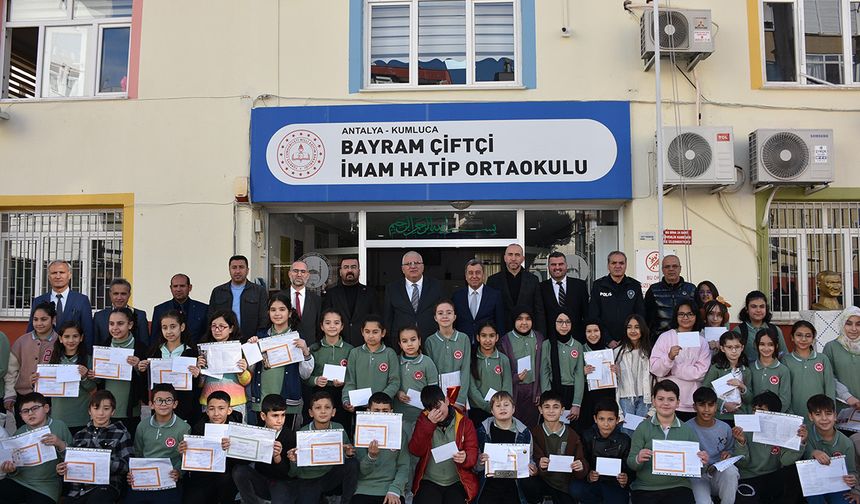 Kumluca'da 15 bin 226 öğrenci karne aldı