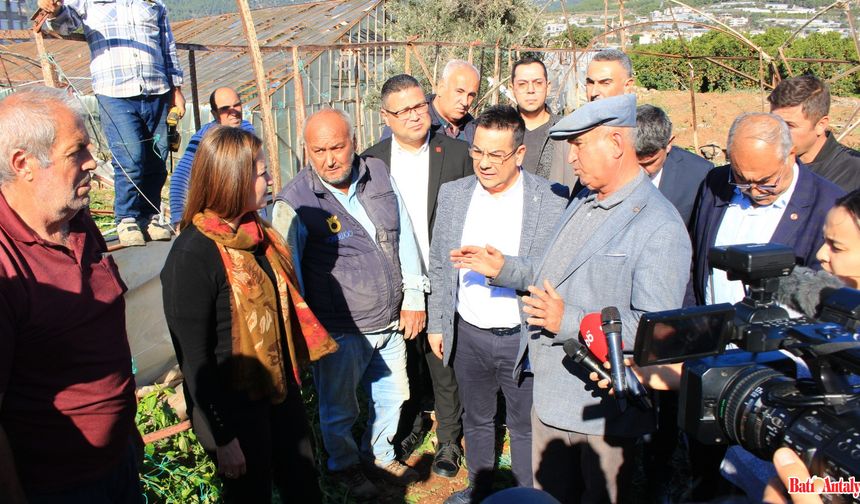 Kumluca’da Destek Sahada, Eleştiri Yollarda!