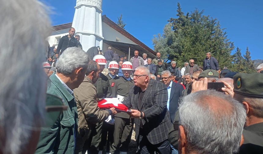 Kumluca’da Kıbrıs Gazisi Cemali Karakuş Son Yolculuğuna Uğurlandı
