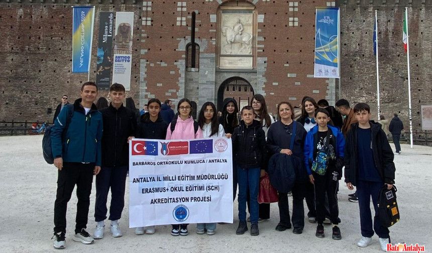 Kumlucalı Öğrenciler  Milano’da Tarihle Buluştu