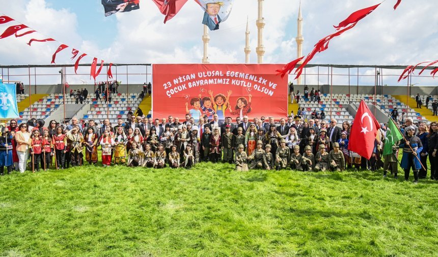 Kumluca’da 23 Nisan Coşkusu