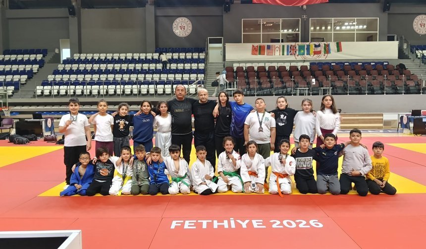 Kumluca Judo Takımından Büyük Başarı: 12 Sporcu Kürsüde