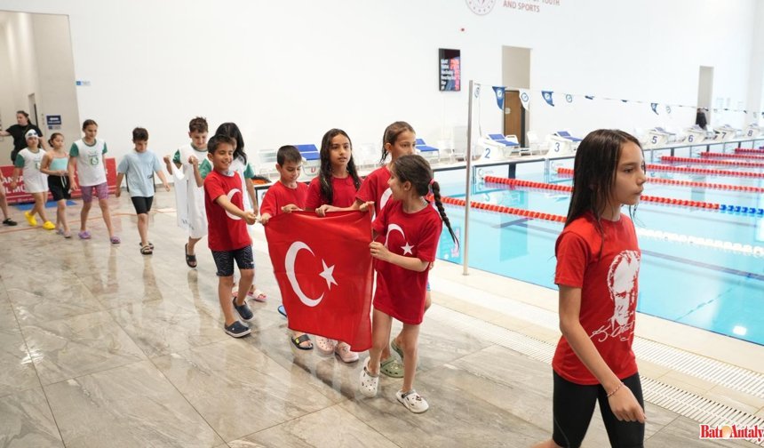 Minik Yüzücülerden Büyük Başarı!