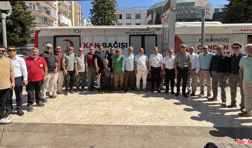 Eğitimcilerden Kızılay'a Kan Bağışı