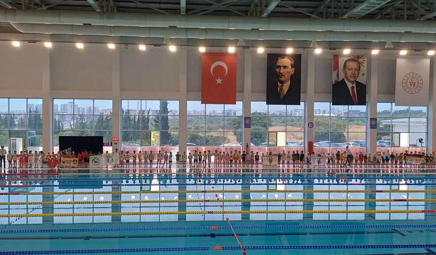 Kumlucalı Minik Yüzücülerden Antalya'da Büyük Başarı