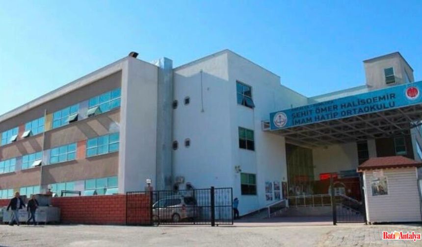 Kumluca Şehit Ömer Halisdemir İmam Hatip Ortaokulu’ndan Büyük Lgs Başarısı!