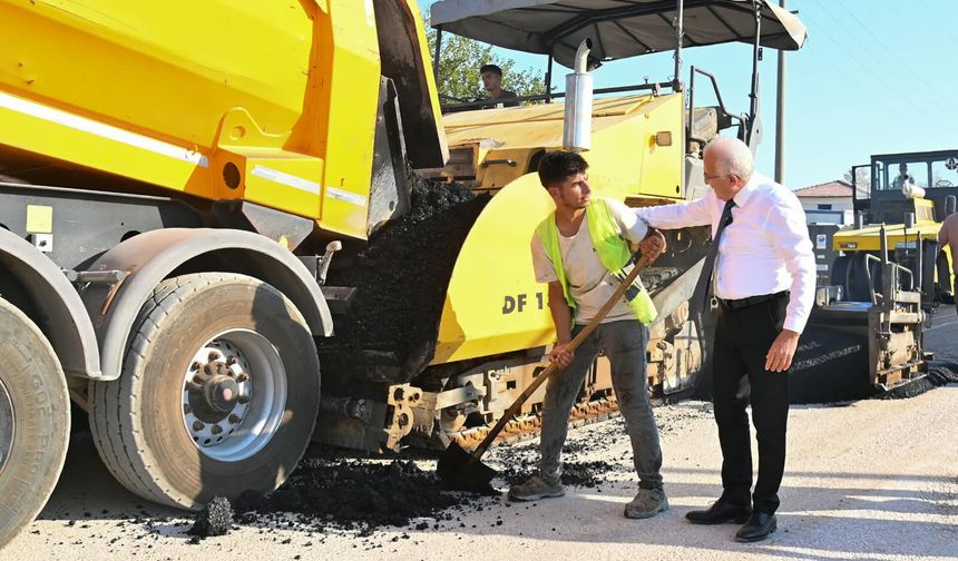 TEMEL EĞİTİM MAHALLESİ’NDE  SICAK ASFALT SERİMİNİ TAMAMLADI!