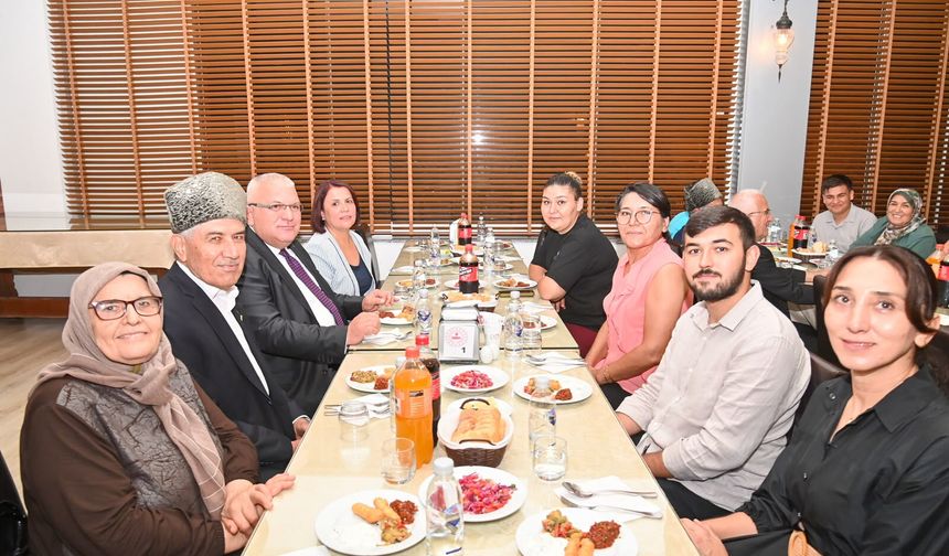 KUMLUCA’DA ŞEHİT AİLELERİ VE  GAZİLER ONURUNA ANLAMLI BULUŞMA