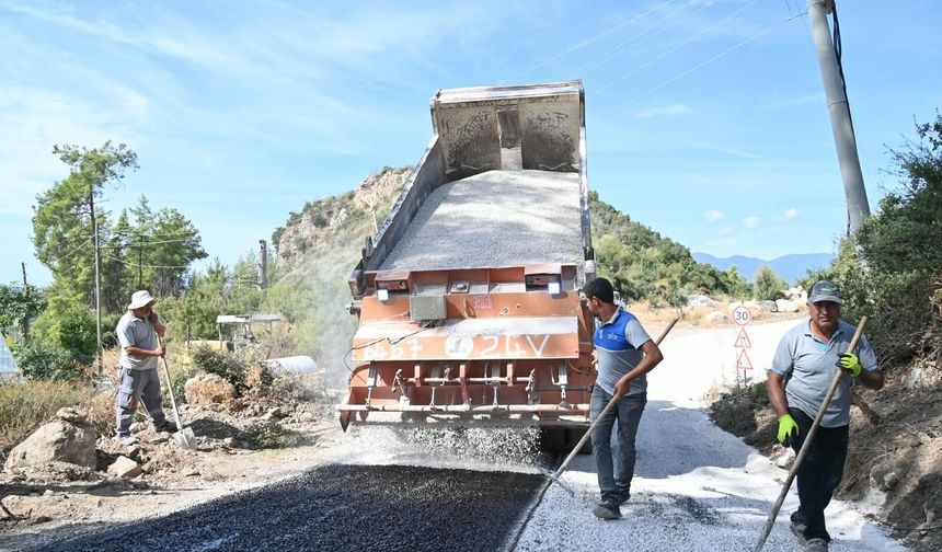 ERENTEPE’DE YILLARIN ASFALT BEKLENTİSİ SONA ERDİ