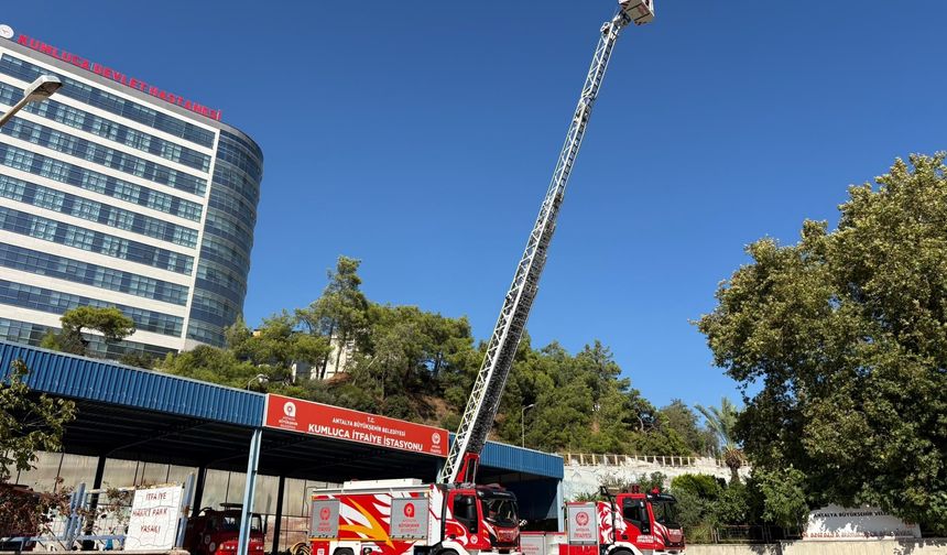 YILLARDIR BEKLENİYORDU!  42 METRELİK İTFAİYE ARACI KUMLUCA’DA HİZMETE BAŞLADI